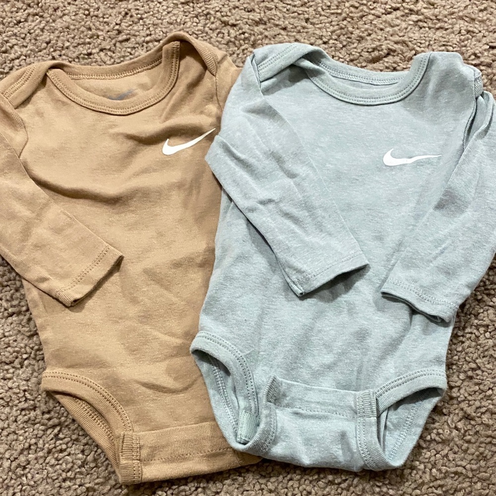 6mo Nike Kids Bodysuit Duo - Tan and Gray